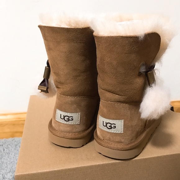 UGG Irina Star Charm boots - Picture 5 of 7
